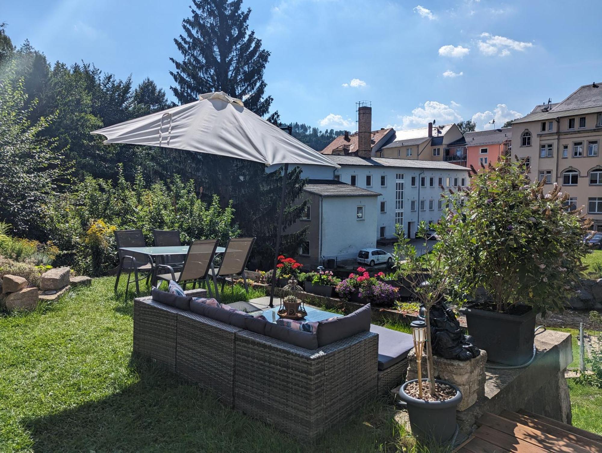 F2 - Urlaubsmagie Sauna, Whirlpool, Pool & Garten Sebnitz Exterior photo