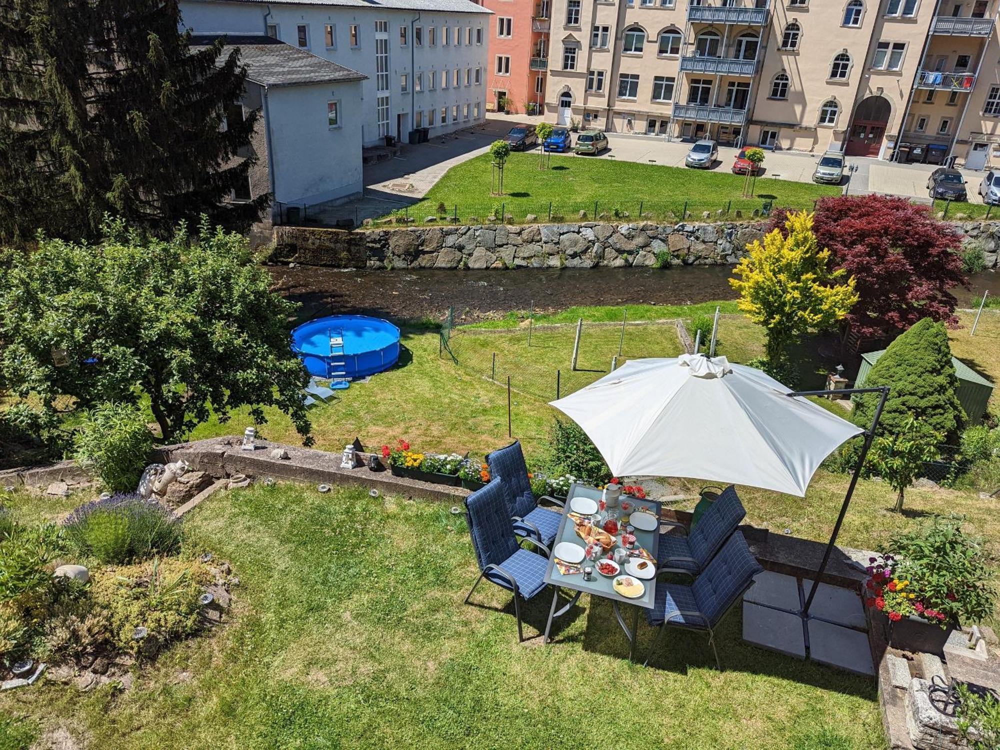 F2 - Urlaubsmagie Sauna, Whirlpool, Pool & Garten Sebnitz Exterior photo